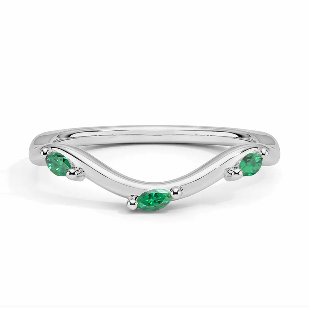 Effortless Shine Willow Curved Lab Grown Emerald Band